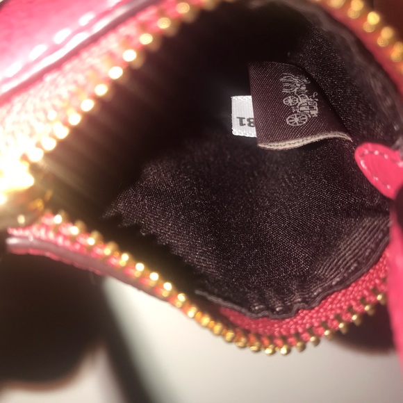 Cutest Bag Charm Keychain Coach Fuchsia 🌺 NWT - Picture 13 of 16